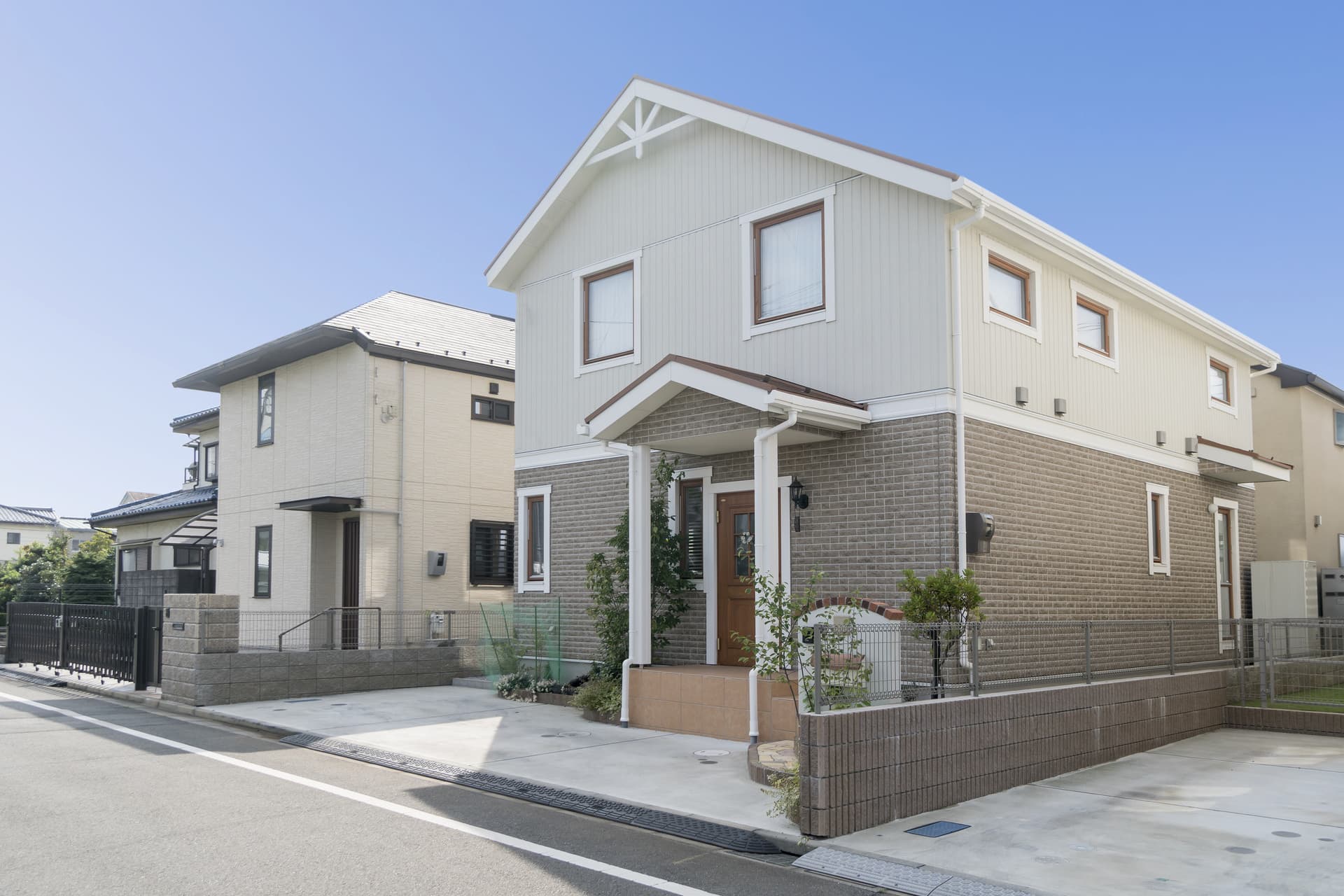 累計1,000件以上の実績に基づく安心のサポート体制を整えています